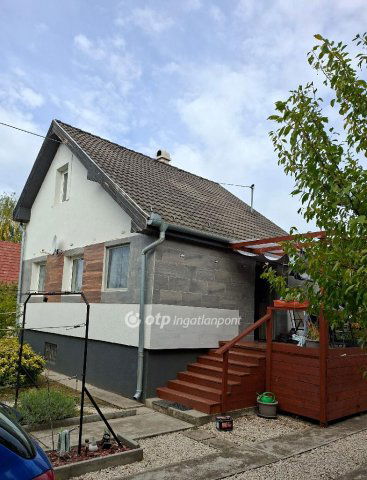 Eladó nyaraló, Szalkszentmártonon 35.6 M Ft, 2+2 szobás