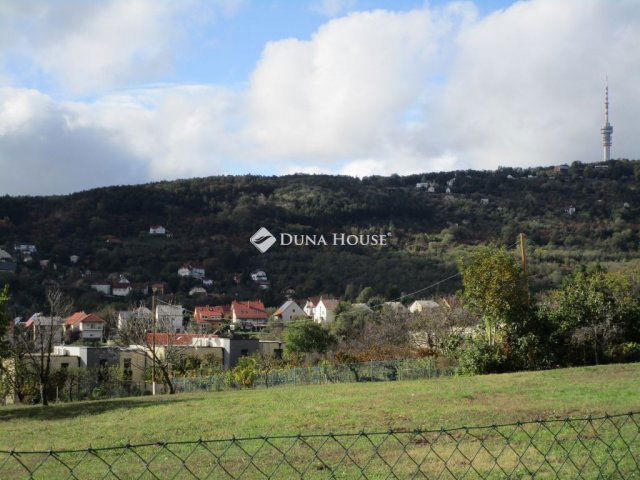 Eladó téglalakás, Pécsett 66.99 M Ft, 3 szobás