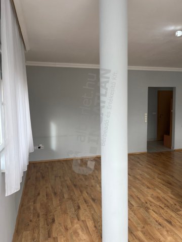 Kiadó téglalakás, albérlet, X. kerületben, Bánya utcában