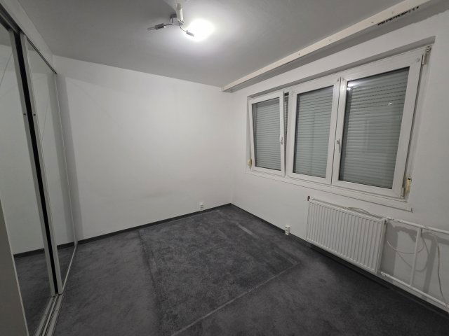 Eladó panellakás, Tatabányán 45.99 M Ft, 2 szobás