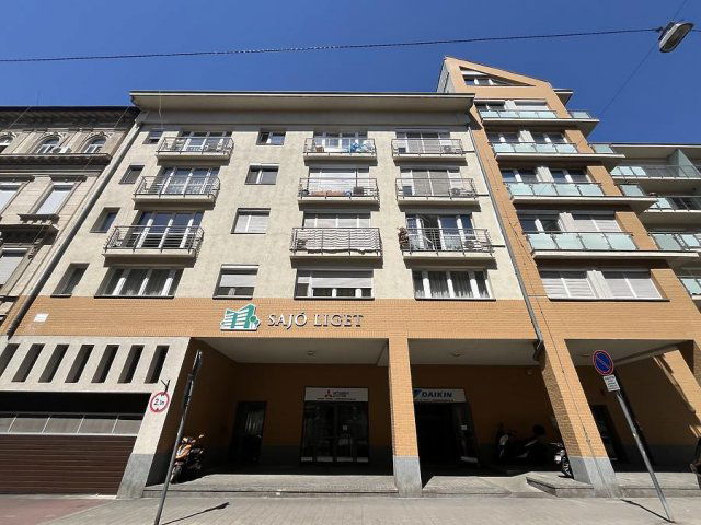 Eladó garázs, Budapesten, VII. kerületben, Sajó utcában 9.9 M Ft
