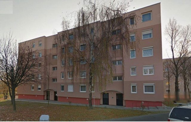 Kiadó panellakás, albérlet, Ajkán, Béke utcában 100 E Ft / hó