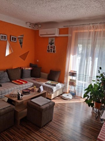 Eladó téglalakás, Komlón 22.3 M Ft, 2 szobás