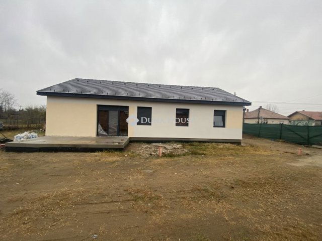 Eladó családi ház, Dabason 89.9 M Ft, 4 szobás