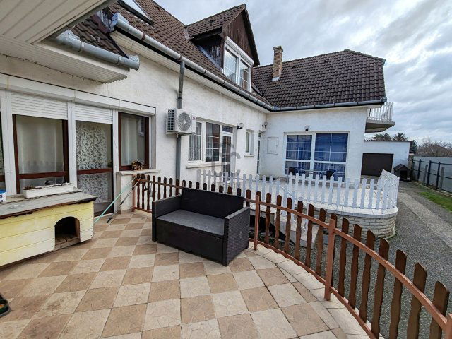 Eladó ikerház, Győrött 80 M Ft, 4 szobás / költözzbe.hu