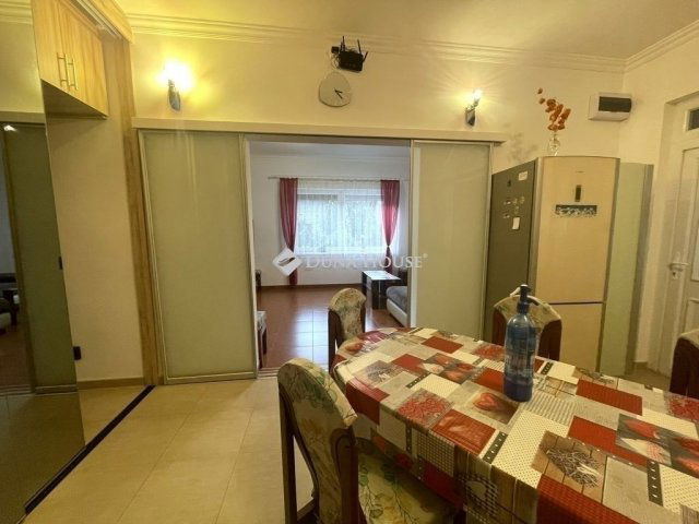 Eladó családi ház, Szegeden 289 M Ft, 6 szobás