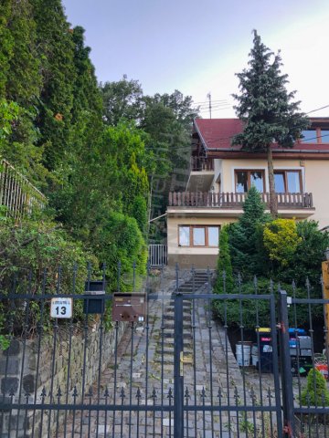 Kiadó családi ház, albérlet, II. kerületben, Gyulai Pál utcában