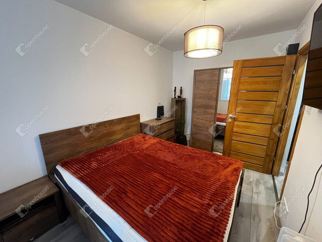 Eladó panellakás, Debrecenben 77.9 M Ft, 3 szobás