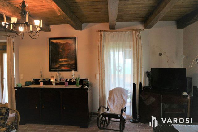 Eladó hotel, Komlósdon 280 M Ft, 4+1 szobás