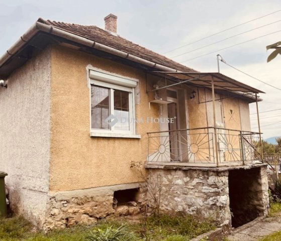 Eladó családi ház, Bajnán 47 M Ft, 4 szobás