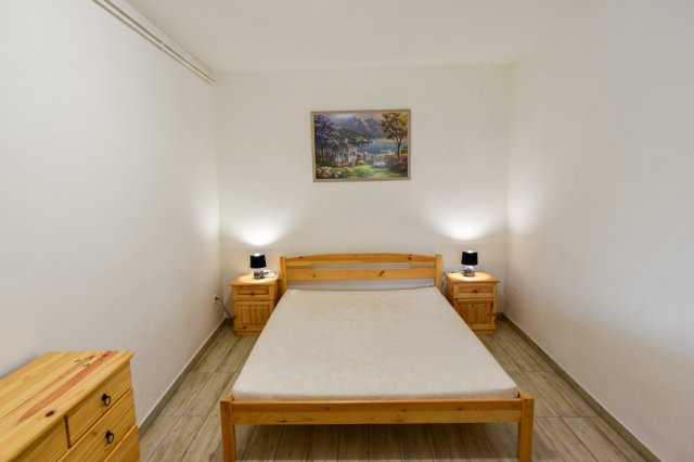 Eladó családi ház, Ábrahámhegyen 119.99 M Ft, 2 szobás