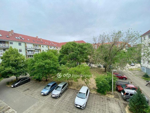 Eladó téglalakás, Kecskeméten 45.99 M Ft, 2+1 szobás