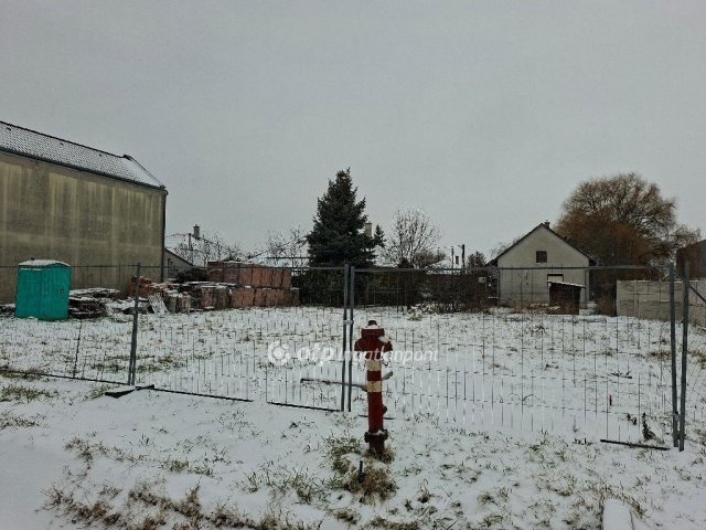 Eladó téglalakás, Monoron 99.263 M Ft, 4 szobás