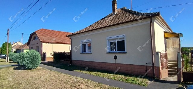 Eladó családi ház, Pácsonyon 24.9 M Ft, 3 szobás