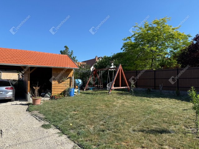 Eladó családi ház, Balatonfőkajáron 69.9 M Ft, 2 szobás