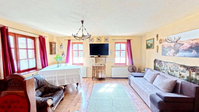 Eladó családi ház, Hosszúhetényen 185 M Ft, 6+1 szobás