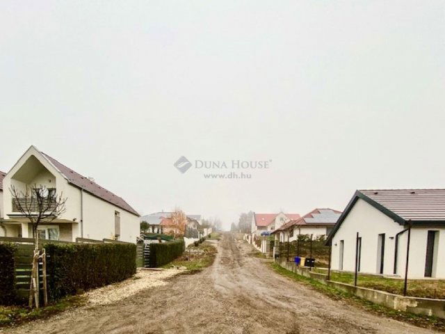 Eladó telek, Budakalászon 120 M Ft / költözzbe.hu