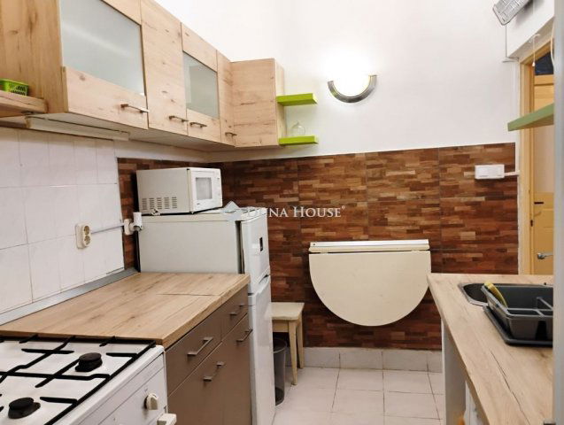 Eladó téglalakás, VIII. kerületben, Bérkocsis utcában