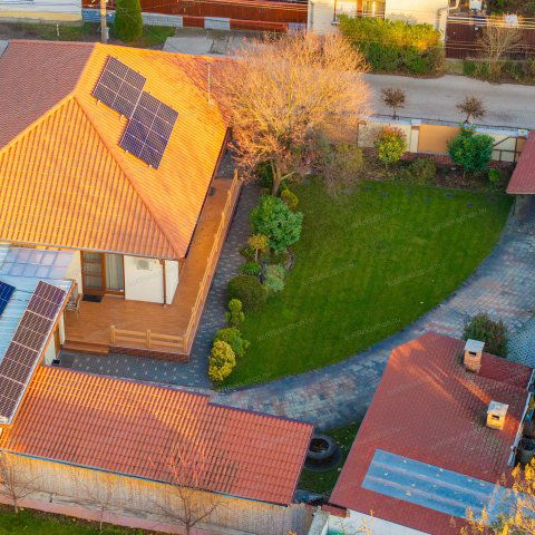 Eladó családi ház, Jászberényben 122.5 M Ft, 3+1 szobás