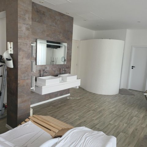 Eladó családi ház, Debrecenben 850 M Ft, 4 szobás