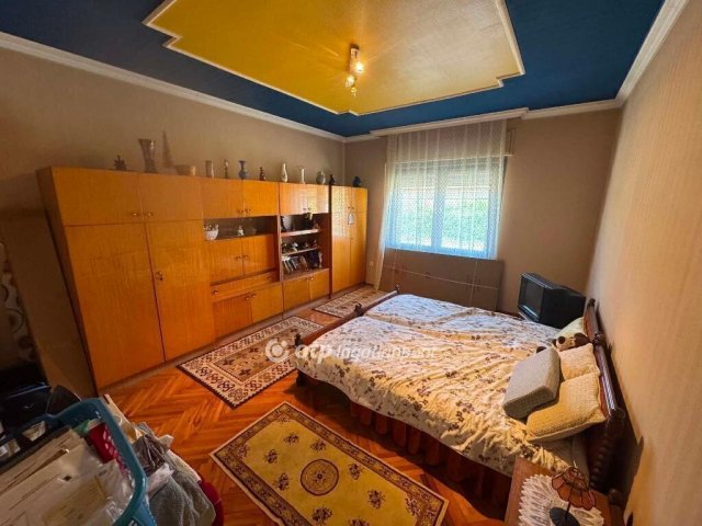 Eladó családi ház, Cegléden 68 M Ft, 3 szobás