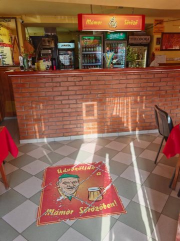 Eladó üzlethelyiség, Hódmezővásárhelyen 93 M Ft