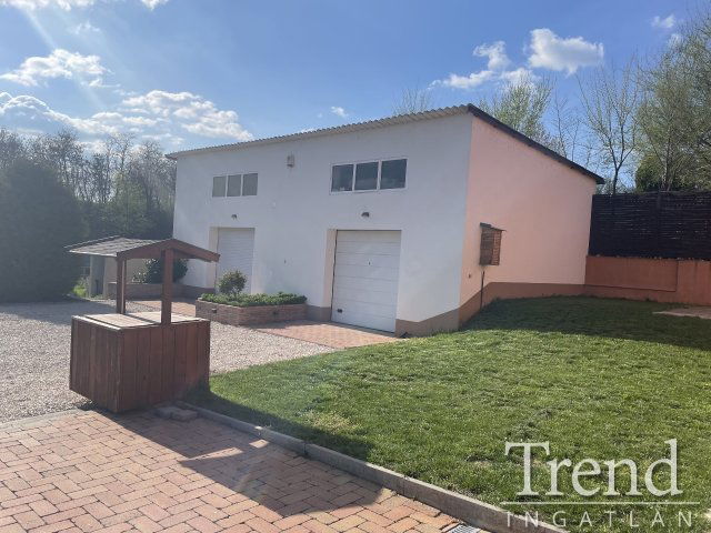 Eladó családi ház, Dunaújvárosban 89.9 M Ft, 3 szobás