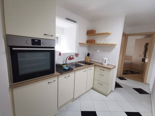 Kiadó téglalakás, albérlet, Pécsett, Hungária utcában