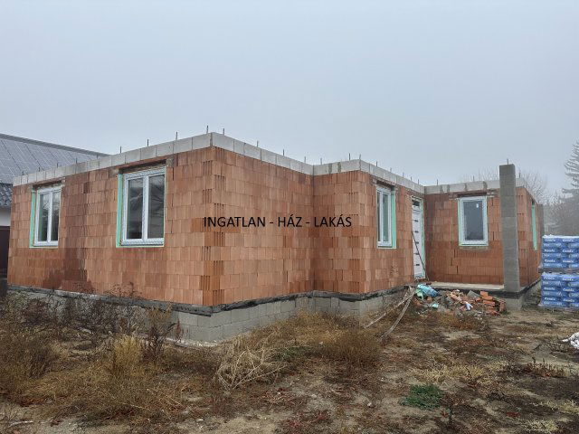 Eladó családi ház, Erdőkertesen 104.9 M Ft, 5 szobás