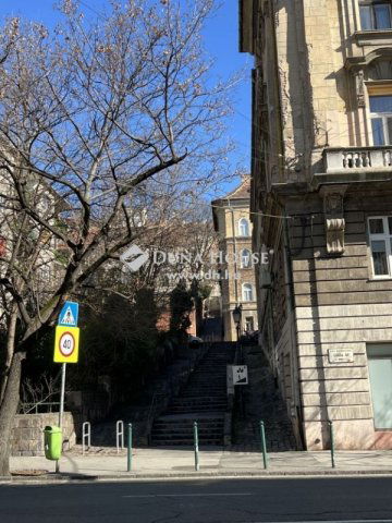 Eladó téglalakás, Budapesten, I. kerületben 49.8 M Ft, 1 szobás