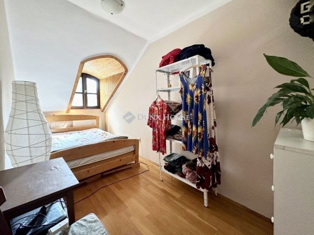 Eladó téglalakás, Pécsett 59 M Ft, 3 szobás