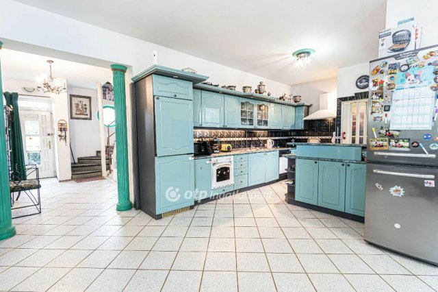 Eladó családi ház, Budapesten, XV. kerületben 160 M Ft