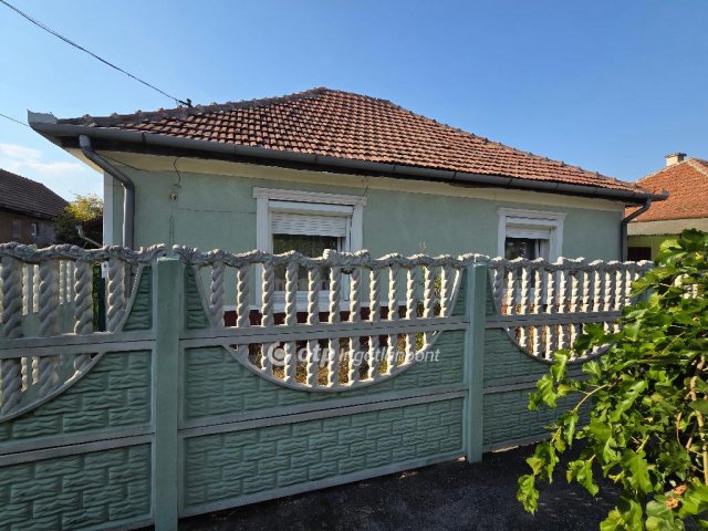 Eladó családi ház, Sajóládon 23.9 M Ft, 2 szobás