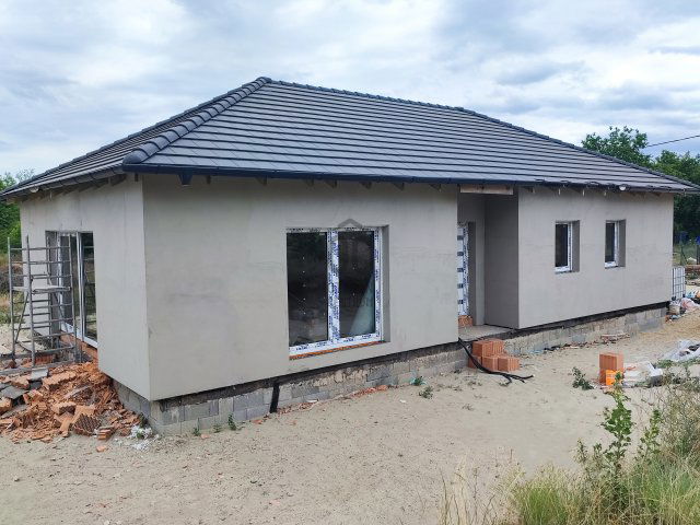 Eladó családi ház, Pócsmegyeren 87.9 M Ft, 4 szobás