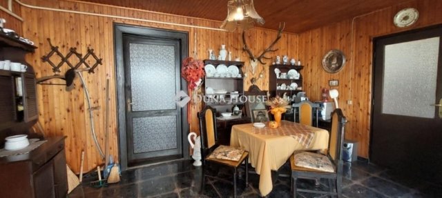 Eladó családi ház, Pécelen 65 M Ft, 4 szobás