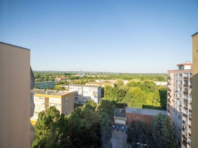 Eladó panellakás, Pécsett 45.9 M Ft, 2 szobás