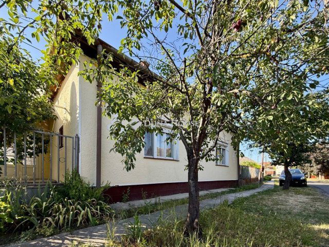 Eladó családi ház, Köröstarcsán 12.5 M Ft, 3 szobás