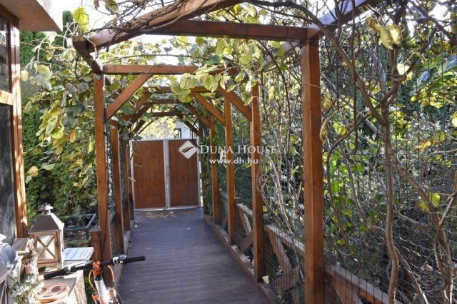 Eladó családi ház, Budajenőn 950 M Ft, 5 szobás