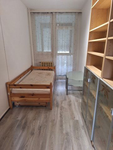 Eladó panellakás, Veszprémben 45 M Ft, 1+2 szobás