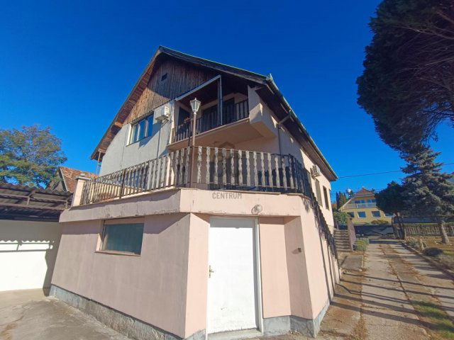 Eladó családi ház, Csömörön 190 M Ft, 8 szobás