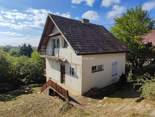 Eladó családi ház, Pécsett, Nagykozári úton 52 M Ft, 6 szobás