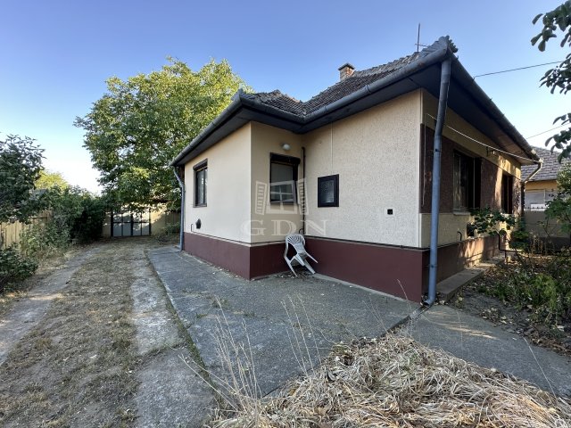 Eladó családi ház, Bagon 50 M Ft, 3 szobás
