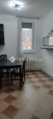 Eladó téglalakás, Székesfehérvárott 61 M Ft, 3 szobás