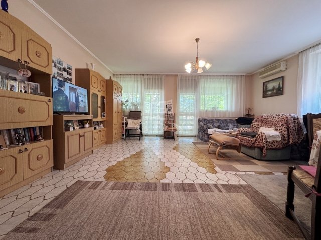 Eladó téglalakás, Szigetszentmiklóson 65 M Ft, 2 szobás