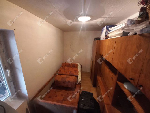 Eladó családi ház, Kaposváron 19.9 M Ft, 2 szobás