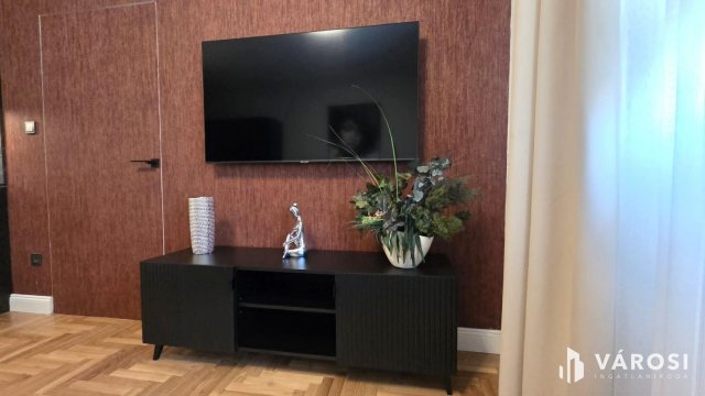 Kiadó családi ház, albérlet, Debrecenben 800 E Ft / hó