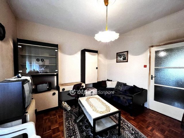 Eladó téglalakás, Zalaegerszegen 33.5 M Ft, 2 szobás