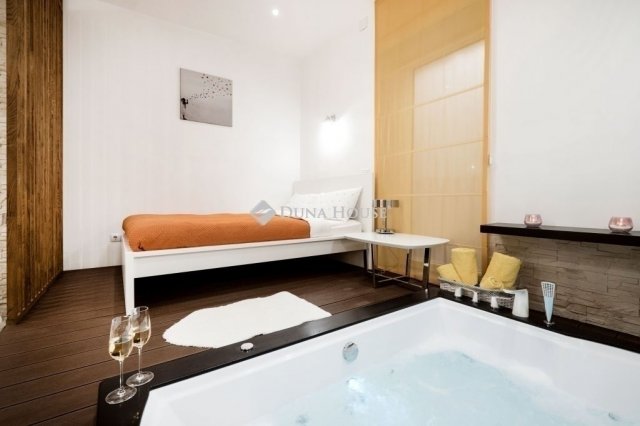 Eladó téglalakás, Budapesten, V. kerületben 117.36 M Ft