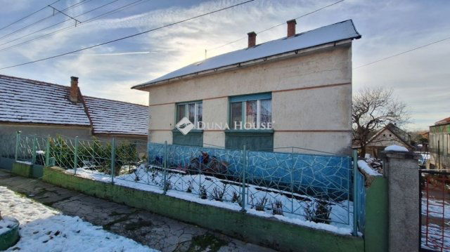 Eladó családi ház, Öskün 55 M Ft, 3 szobás