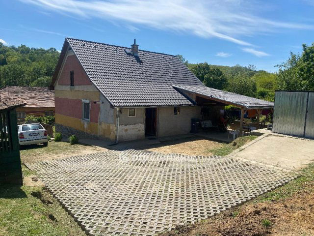 Eladó családi ház, Csesztvén 25.9 M Ft, 3 szobás